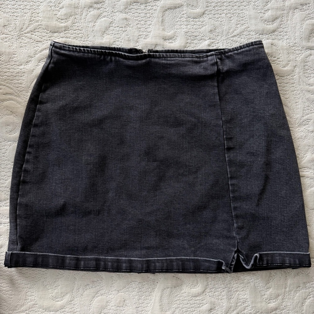 Classic Black Denim Mini Skirt - Size 8